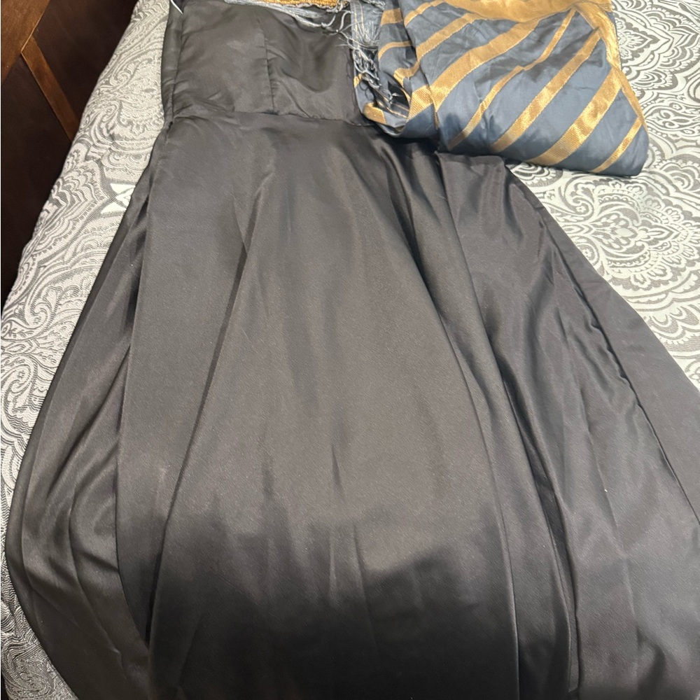 Elegant Black Bedding Set
